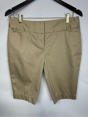 Worthington Modern Fit Bermuda Shorts Khaki Beige Stretch Career Casual Size 6